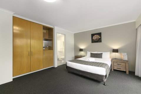 Mt Ommaney Hotel Apartments - Great Ocean Road Tourism 0