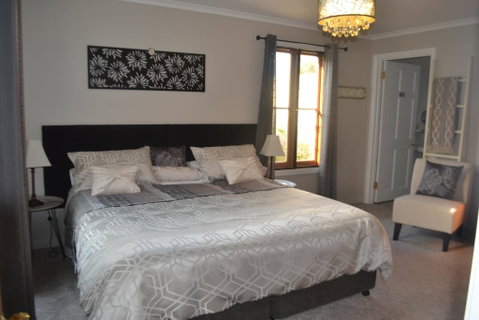 Mulberry Cottage Unique B&B Accommodation - Great Ocean Road Tourism 0