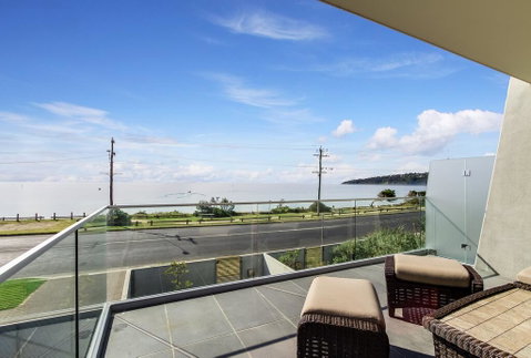 Nautilus 1 Luxury Retreat - Modern Beachfront Townhouse, WiFi, Water Views - Great Ocean Road Tourism 0