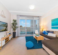 Near Airport  Train Station Stylish Two-Story Apartment - Great Ocean Road Tourism