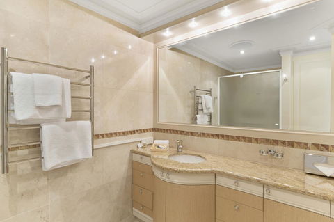 The Peninsula Riverside Serviced Apartments - Great Ocean Road Tourism 2