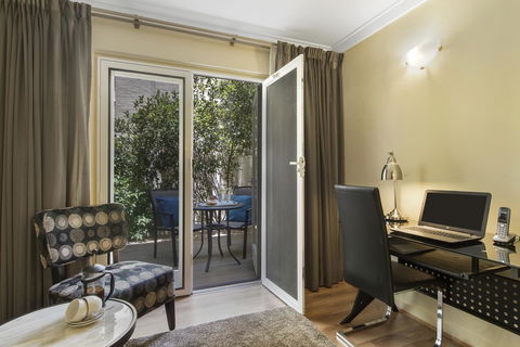 The Peninsula Riverside Serviced Apartments - Great Ocean Road Tourism 24