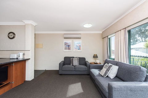 Subiaco Village 20 - Great Ocean Road Tourism 4