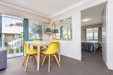 Subiaco Village 20 - Great Ocean Road Tourism 3