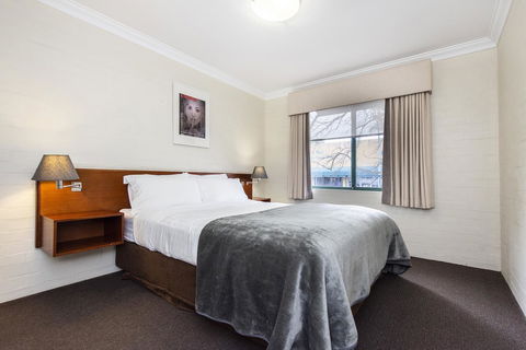 Subiaco Village 20 - Great Ocean Road Tourism 11