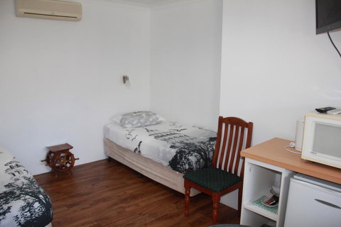 Busselton Ithaca Motel - Great Ocean Road Tourism 40