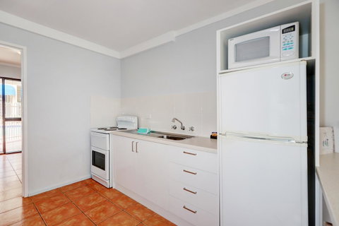 West Beach Lagoon 204 â€“ Ground Floor - Great Ocean Road Tourism 7