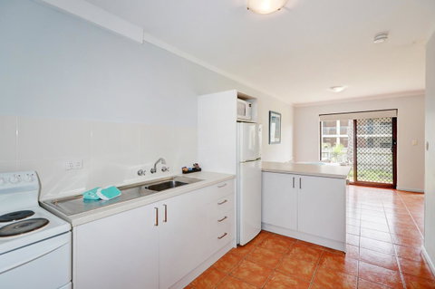 West Beach Lagoon 204 â€“ Ground Floor - Great Ocean Road Tourism 6