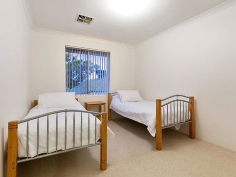 Cooper Street - Great Ocean Road Tourism 19
