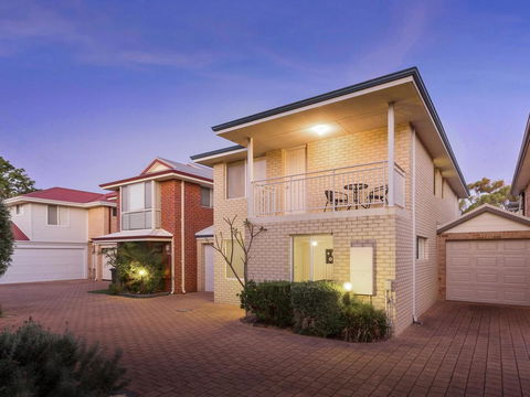 Cooper Street - Great Ocean Road Tourism 0