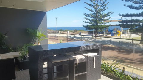 Mandurah Beach Front Apartment - Great Ocean Road Tourism 0