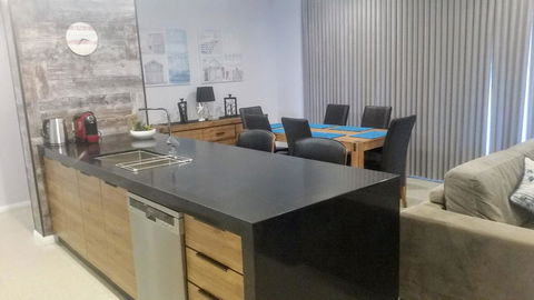 Mandurah Beach Front Apartment - Great Ocean Road Tourism 13