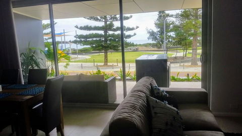 Mandurah Beach Front Apartment - Great Ocean Road Tourism 3