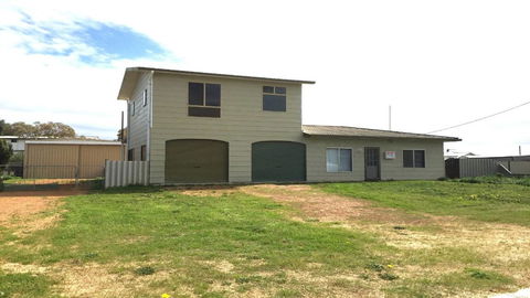 Don\'t Worry Be Happy - Great Ocean Road Tourism 0