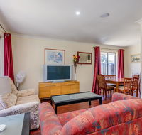 Brilliant neat convenient family-friendly house - Great Ocean Road Tourism