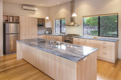 12/26 Yallingup Beach Road - Great Ocean Road Tourism 3