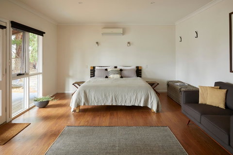 Margaret River Retreat - Great Ocean Road Tourism 13