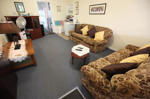 Jacaranda Guest House - Great Ocean Road Tourism 7