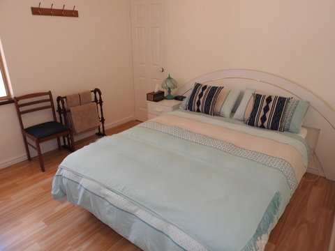 The Royal Dolphin Bed & Breakfast Safety Bay - Great Ocean Road Tourism 18