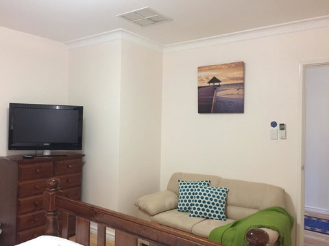 The Royal Dolphin Bed & Breakfast Safety Bay - Great Ocean Road Tourism 30
