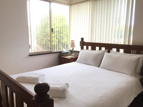 The Royal Dolphin Bed & Breakfast Safety Bay - Great Ocean Road Tourism 5