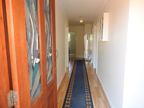 The Royal Dolphin Bed & Breakfast Safety Bay - Great Ocean Road Tourism 13