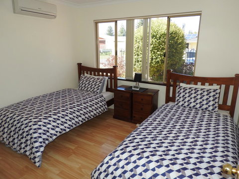 The Royal Dolphin Bed & Breakfast Safety Bay - Great Ocean Road Tourism 15
