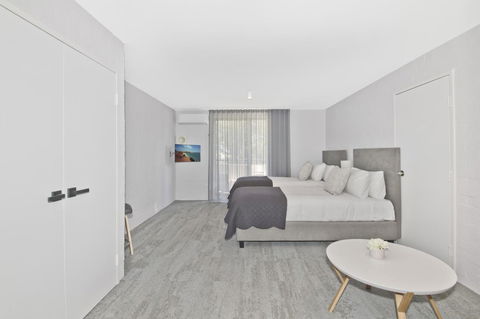 Atrium Hotel Mandurah - Great Ocean Road Tourism 23