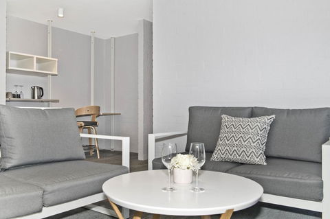 Atrium Hotel Mandurah - Great Ocean Road Tourism 22