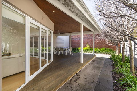 Inner Western Suburbs Retreat - Great Ocean Road Tourism 12