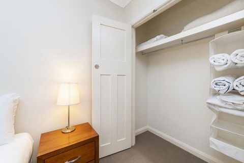 Inner Western Suburbs Retreat - Great Ocean Road Tourism 36