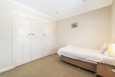 Inner Western Suburbs Retreat - Great Ocean Road Tourism 33