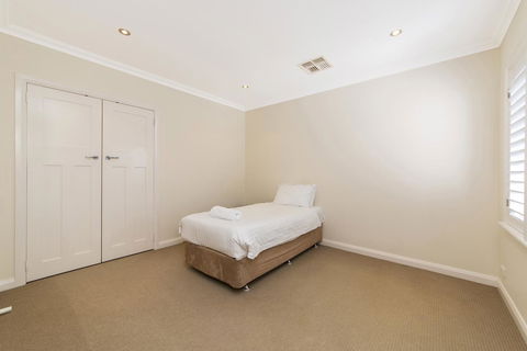 Inner Western Suburbs Retreat - Great Ocean Road Tourism 28