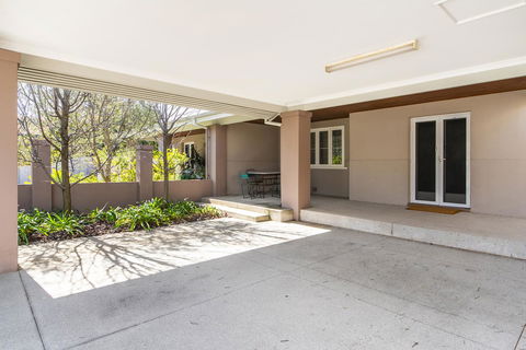 Inner Western Suburbs Retreat - Great Ocean Road Tourism 38