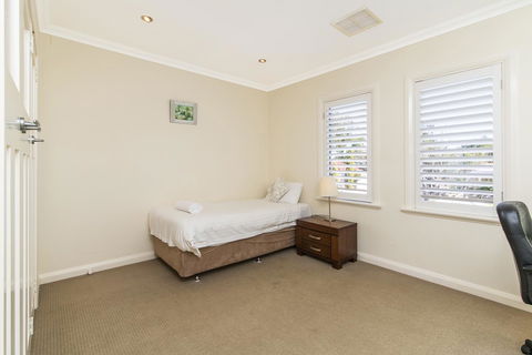 Inner Western Suburbs Retreat - Great Ocean Road Tourism 32