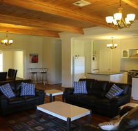 Burton Farmhouse - Great Ocean Road Tourism