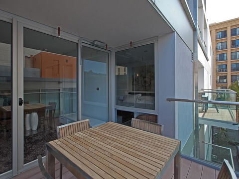 Astra Apartments Perth - Zenith - Great Ocean Road Tourism 3