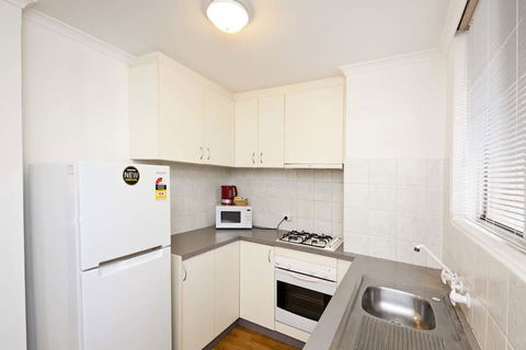 Cunningham Terrace 8 - Great Ocean Road Tourism 7