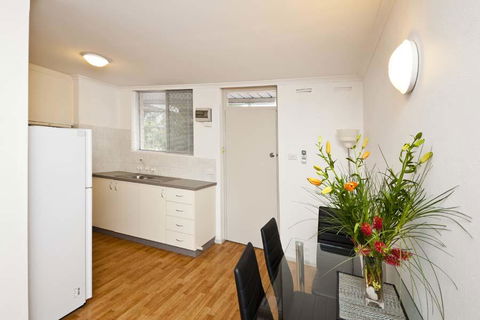 Cunningham Terrace 8 - Great Ocean Road Tourism 4