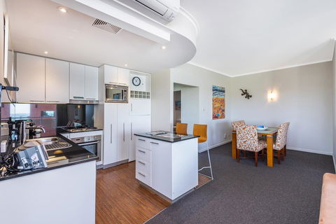A 406 FANTASTIC OCEAN BEACH And MARINA VIEW APT - MANDURAH - Great Ocean Road Tourism 21
