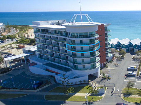 A 406 FANTASTIC OCEAN BEACH And MARINA VIEW APT - MANDURAH - Great Ocean Road Tourism 24