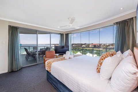 A 406 FANTASTIC OCEAN BEACH And MARINA VIEW APT - MANDURAH - Great Ocean Road Tourism 13