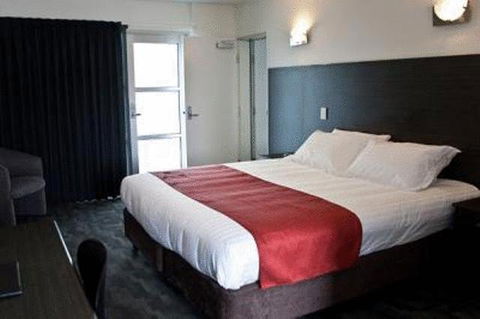 Brighton Hotel Motel - Great Ocean Road Tourism 11