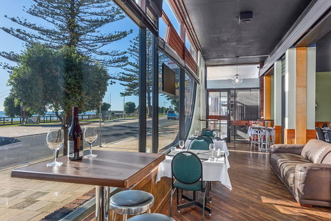 Beachfront Voyager Motor Inn - Great Ocean Road Tourism 4
