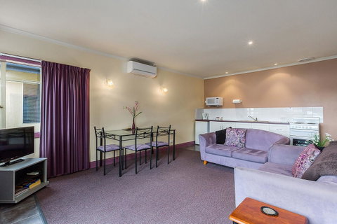 Smugglers Rest Apartments Dover - Great Ocean Road Tourism 9