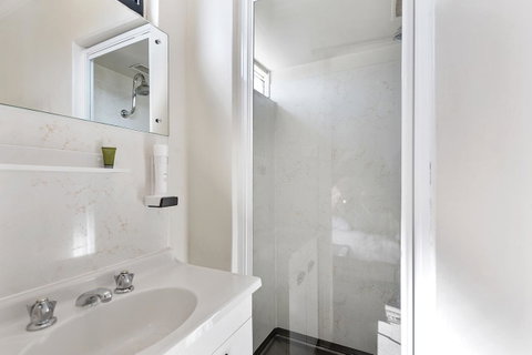 The Cornwall Boutique Hotel - Great Ocean Road Tourism 7