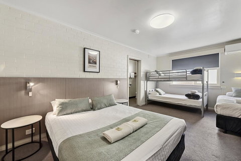 The Cornwall Boutique Hotel - Great Ocean Road Tourism 8