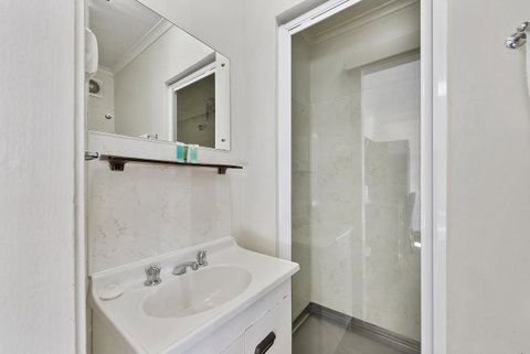 The Cornwall Boutique Hotel - Great Ocean Road Tourism 14