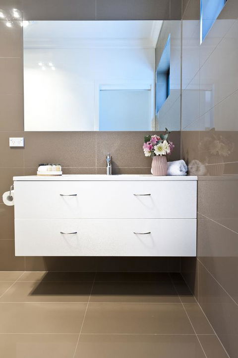 Sandy Bay Waterfront Home - Great Ocean Road Tourism 23