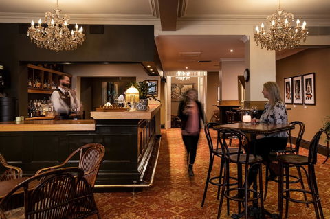Hadley\'s Orient Hotel - Great Ocean Road Tourism 15